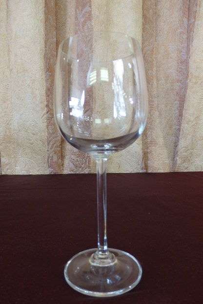 AN AWESOME COLLECTION OF 8x (4x WHITE & 4x DESSERT) WINE GLASSES IN STUNNING CONDITION bid/glass