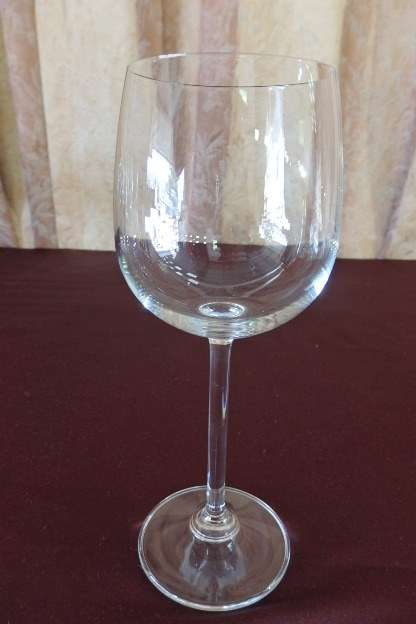 AN AWESOME COLLECTION OF 8x (4x WHITE & 4x DESSERT) WINE GLASSES IN STUNNING CONDITION bid/glass