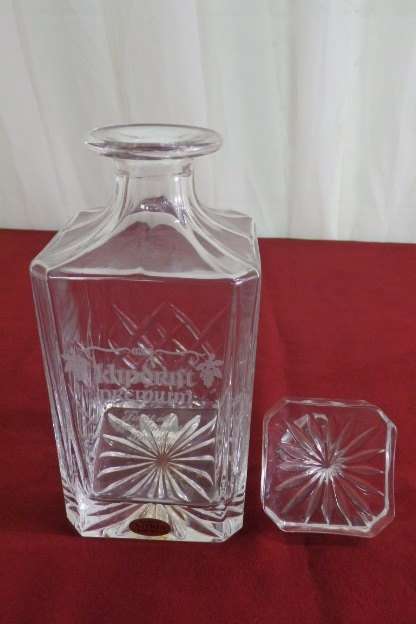 A SUPERB LEAD CUT CRYSTAL VITRIA "KLIPDRIFT PREMIUM" BRANDED DECANTER IN EXCELLENT CONDITION