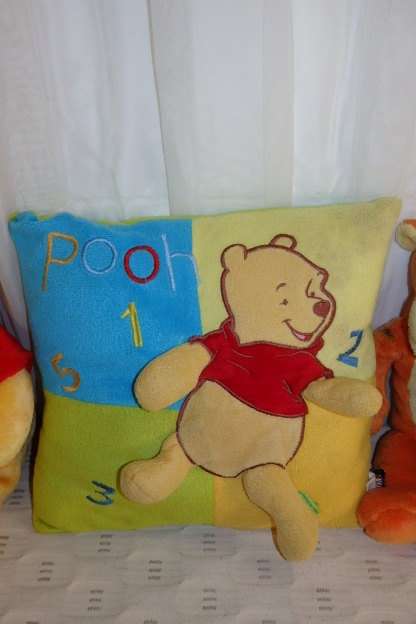 5x WONDERFUL "WINNIE THE POOH" AND FRIENDS SOFT TOYS INCLUDING PIGLET AND TIGGER bid/toy