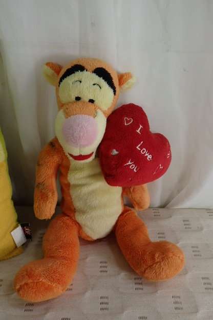 5x WONDERFUL "WINNIE THE POOH" AND FRIENDS SOFT TOYS INCLUDING PIGLET AND TIGGER bid/toy