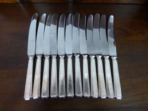 A MAGNIFICENT VINTAGE 117 PIECE COOPER BROs & SONS EPNS CUTLERY SET IN A WOODEN DISPLAY CADDY!