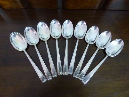 A MAGNIFICENT VINTAGE 117 PIECE COOPER BROs & SONS EPNS CUTLERY SET IN A WOODEN DISPLAY CADDY!