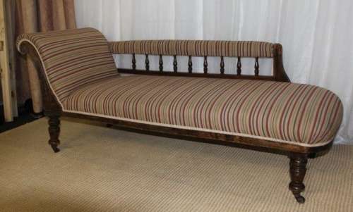 A MAGNIFICENT ANTIQUE EDWARDIAN WALNUT CARVED CHAISE-LONGUE SOFA ON ITS ORIGINAL CASTORS