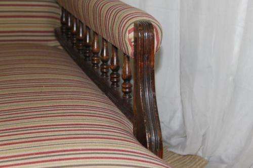 A MAGNIFICENT ANTIQUE EDWARDIAN WALNUT CARVED CHAISE-LONGUE SOFA ON ITS ORIGINAL CASTORS