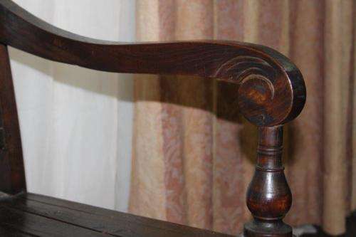 A FANTASTIC AND BEAUTIFULLY MADE CARVED INDONESIAN TEAK BENCH WITH STUNNING QUALITY CUSHIONS