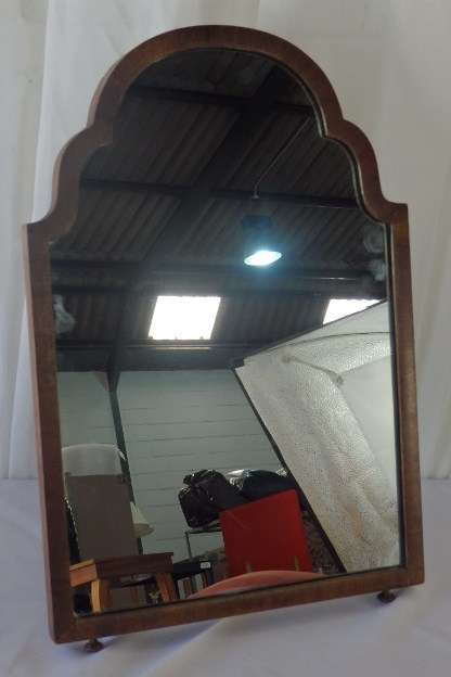A BEAUTIFUL ANTIQUE GABLED ART DECO TABLE MIRROR IN WONDERFUL CONDITION