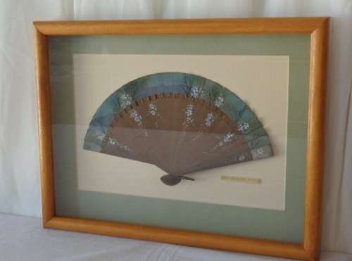 TWO EXQUISITE BOXED FRAMED ANTIQUE VICTORIAN LADIES HAND FANS IN FABULOUS CONDITION bid/fan