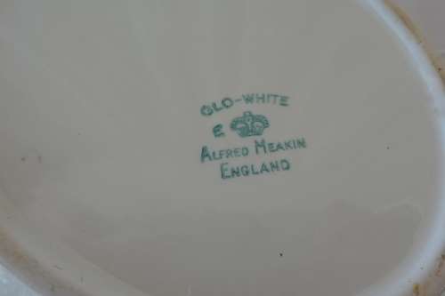 A STUNNING ENGLISH MADE ALFRED MEAKIN GLO-WHITE SERIES LARGE PORCELAIN LIDDED TUREEN