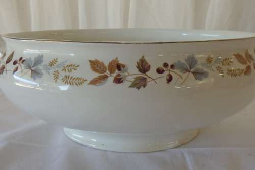 A STUNNING ENGLISH MADE ALFRED MEAKIN GLO-WHITE SERIES LARGE PORCELAIN LIDDED TUREEN