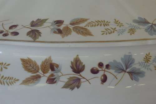 A STUNNING ENGLISH MADE ALFRED MEAKIN GLO-WHITE SERIES LARGE PORCELAIN LIDDED TUREEN