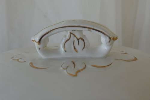 A STUNNING ENGLISH MADE ALFRED MEAKIN GLO-WHITE SERIES LARGE PORCELAIN LIDDED TUREEN