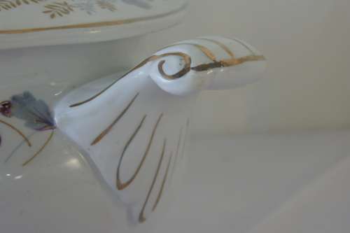 A STUNNING ENGLISH MADE ALFRED MEAKIN GLO-WHITE SERIES LARGE PORCELAIN LIDDED TUREEN