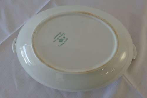A STUNNING ENGLISH MADE ALFRED MEAKIN GLO-WHITE SERIES LARGE PORCELAIN LIDDED TUREEN