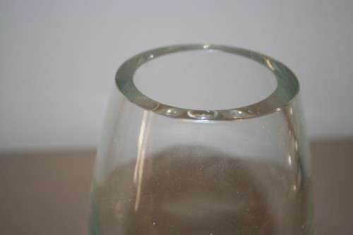 A lovely tall "thick glass" modern styled crystal vase in great condition - A quality piece