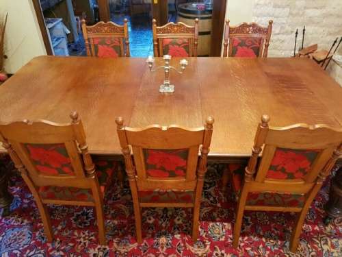 ABSOLUTELY SPECTACULAR OAK 8-SEATER EXTENDABLE DINING ROOM SUITE c/w LUXURIOUSLY UPHOLSTERED CHAIRS