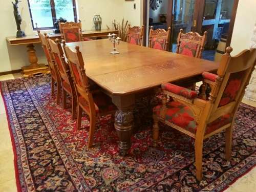 ABSOLUTELY SPECTACULAR OAK 8-SEATER EXTENDABLE DINING ROOM SUITE c/w LUXURIOUSLY UPHOLSTERED CHAIRS