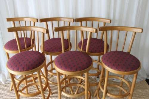 A COLLECTION OF 6x ORIGINAL WOODEBENDER OAK BENTWOOD BAR CHAIRS WITH REINFORCED SEATS bid/chair