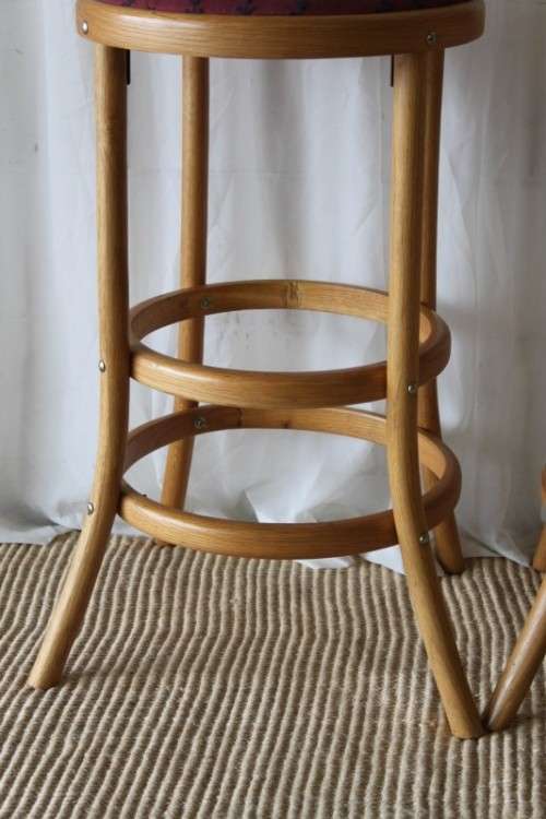 A COLLECTION OF 6x ORIGINAL WOODEBENDER OAK BENTWOOD BAR CHAIRS WITH REINFORCED SEATS bid/chair