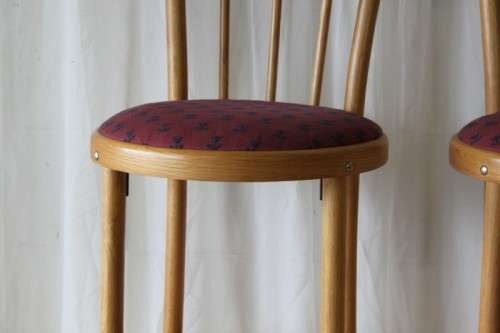 A COLLECTION OF 6x ORIGINAL WOODEBENDER OAK BENTWOOD BAR CHAIRS WITH REINFORCED SEATS bid/chair