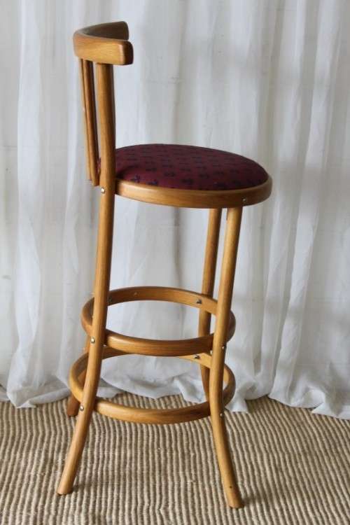 A COLLECTION OF 6x ORIGINAL WOODEBENDER OAK BENTWOOD BAR CHAIRS WITH REINFORCED SEATS bid/chair