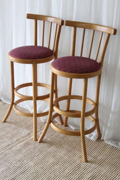 A COLLECTION OF 6x ORIGINAL WOODEBENDER OAK BENTWOOD BAR CHAIRS WITH REINFORCED SEATS bid/chair