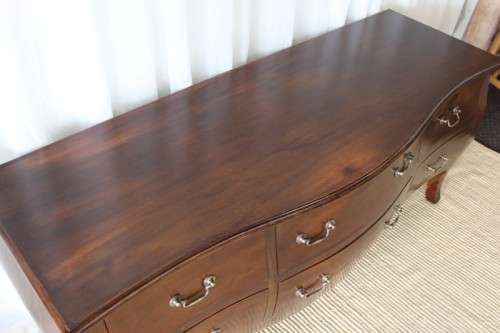 A TRULY MAGNIFICENT LARGE SOLID INDONESIAN TEAK 6-DRAWER "BOMBE" COMMODE IN AWESOME CONDITION