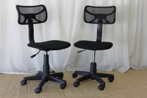TWO AWESOME MOBILE OFFICE CHAIRS WITH HEIGHT ADJUSTMENT AND FUNKY BACKRESTS bid/chair
