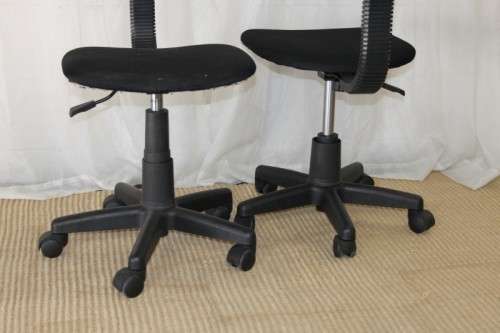 TWO AWESOME MOBILE OFFICE CHAIRS WITH HEIGHT ADJUSTMENT AND FUNKY BACKRESTS bid/chair