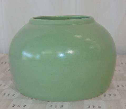 A BEAUTIFUL ROUND PALE GREEN CERAMIC VASE = PERFECT FOR MINIATURE ROSES OR SMALLER POSY FLOWERS