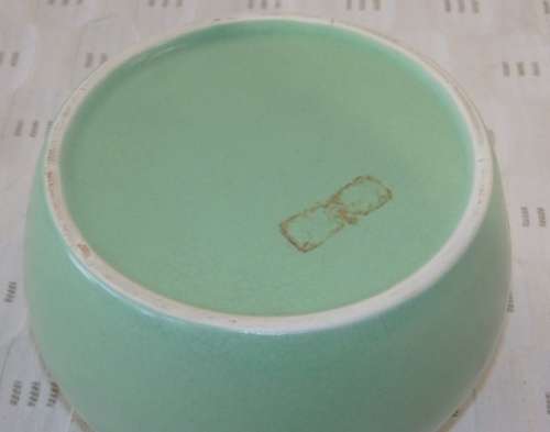 A BEAUTIFUL ROUND PALE GREEN CERAMIC VASE = PERFECT FOR MINIATURE ROSES OR SMALLER POSY FLOWERS
