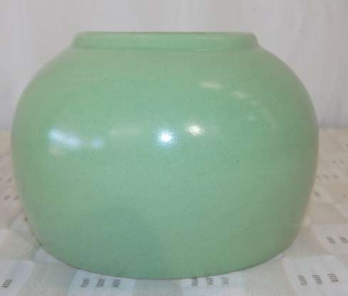A BEAUTIFUL ROUND PALE GREEN CERAMIC VASE = PERFECT FOR MINIATURE ROSES OR SMALLER POSY FLOWERS