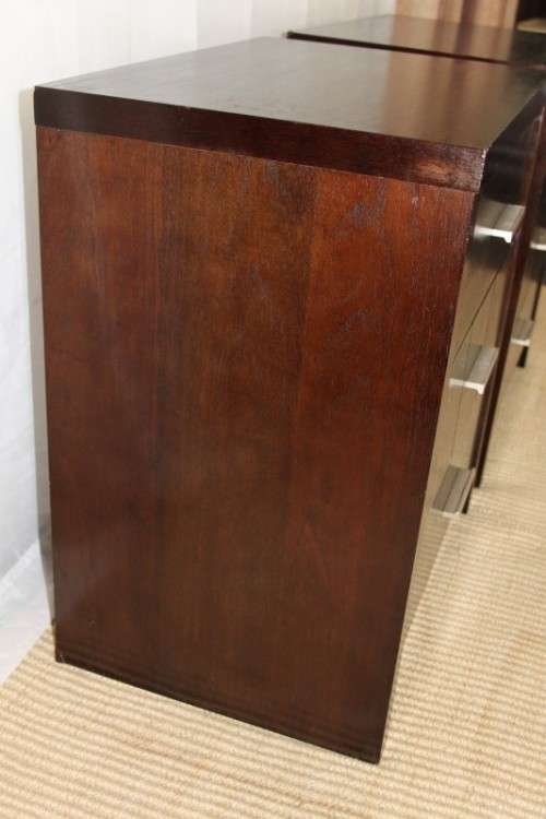 TWO GORGEOUS MODERN 3-DRAWER BEDSIDE PEDESTALS WITH BRUSHED ALUMINIUM HANDLES bid/pedestal