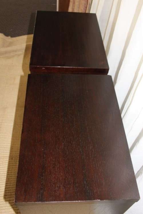 TWO GORGEOUS MODERN 3-DRAWER BEDSIDE PEDESTALS WITH BRUSHED ALUMINIUM HANDLES bid/pedestal