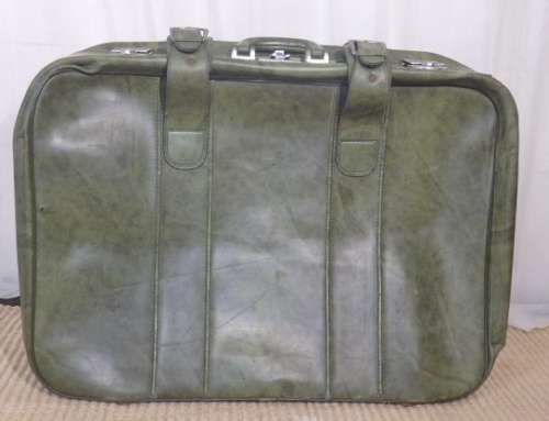 A WONDERFUL COLLECTION OF 6 x ASSORTED TRAVEL SUITCASES - PERFECT PROPS TOO!!