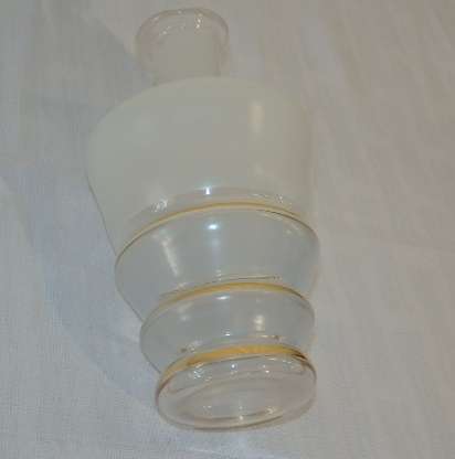 A GORGEOUS ITALIAN MADE FROSTED GLASS DECANTER WITH GOLD GILDED DETAILING