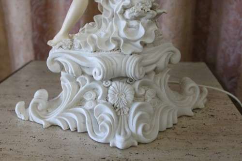 A SPECTACULAR ORNATE "ART NOUVEAU" STYLE ALABASTRINE OXYLITE TABLE LAMP WITH INCREDIBLE DETAILING