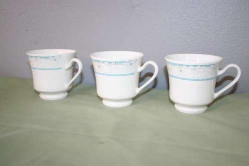 3x BEAUTIFUL "FINE PORCELAIN" TEA CUPS WITH GORGEOUS DETAILING, GREAT FOR A MIX AND MATCH SET