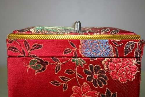 A WONDERFUL RED "SILK" ORIENTAL LADIES JEWELLERY BOX WITH A MIRROR - GREAT STORAGE BOX TOO