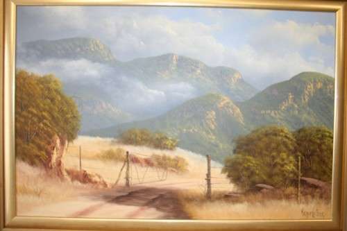 A BEAUTIFUL FRAMED OIL ON BOARD LANDSCAPE PAINTING BY THE (LATE) 20th CENTURY ARTIST HENNIE COETZEE
