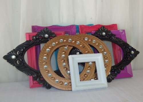 **RS17** A collection of 11x assorted size & colour picture frames, perfect for a photo wall