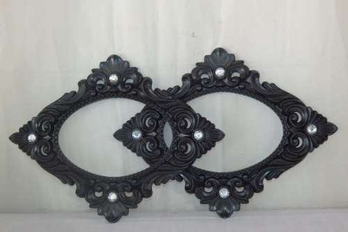 **RS17** A collection of 11x assorted size & colour picture frames, perfect for a photo wall