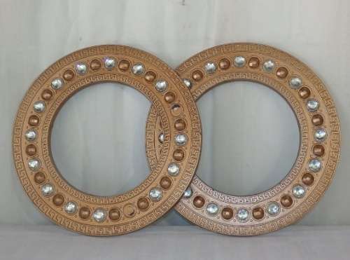 **RS17** A collection of 11x assorted size & colour picture frames, perfect for a photo wall