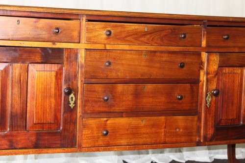 A TRULY STUNNING LARGE SOLID INDONESIAN TEAK 6-DRAWER "BOMBE" SERVER w/ CUPBOARDS IN GREAT CONDITION