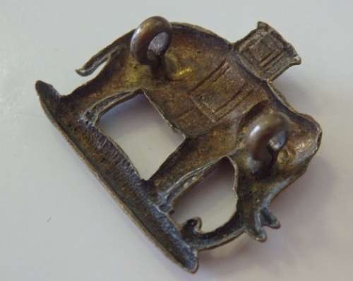 A STUNNING BRITISH "ROYAL GURKHA RIFLES" ROCK FORT (THE ELEPHANT DOG) ARM BADGE