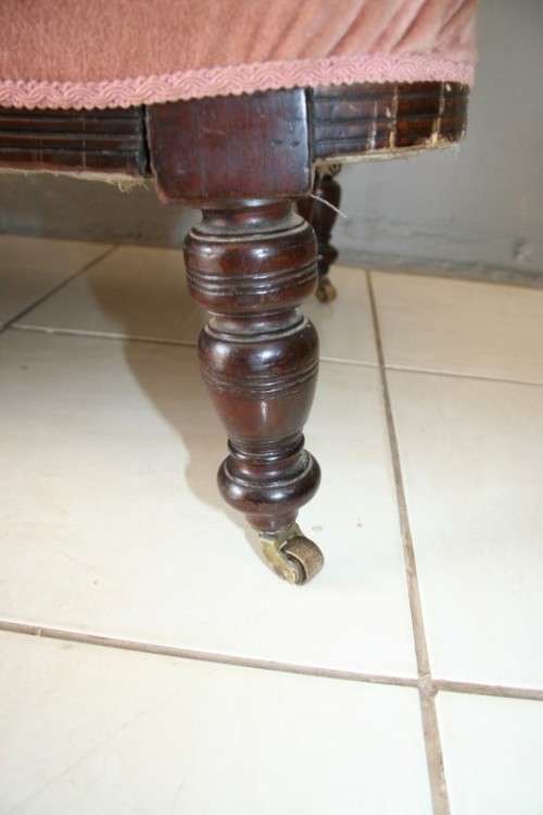 A WONDERFUL ANTIQUE EDWARDIAN DUSTY PINK CHAISE LONGUE SOFA = PERFECT RESTORATION PIECE