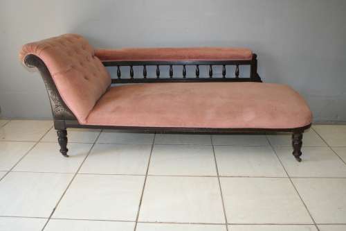 A WONDERFUL ANTIQUE EDWARDIAN DUSTY PINK CHAISE LONGUE SOFA = PERFECT RESTORATION PIECE