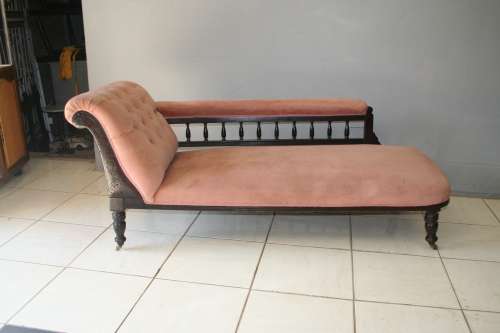 A WONDERFUL ANTIQUE EDWARDIAN DUSTY PINK CHAISE LONGUE SOFA = PERFECT RESTORATION PIECE