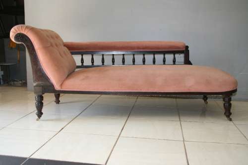 A WONDERFUL ANTIQUE EDWARDIAN DUSTY PINK CHAISE LONGUE SOFA = PERFECT RESTORATION PIECE