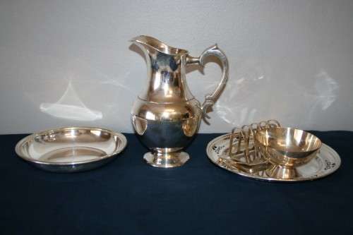 A COLLECTION OF 5 x ASSORTED SILVER PLATED BREAKFAST SET PIECES IN GREAT CONDITION bid/piece